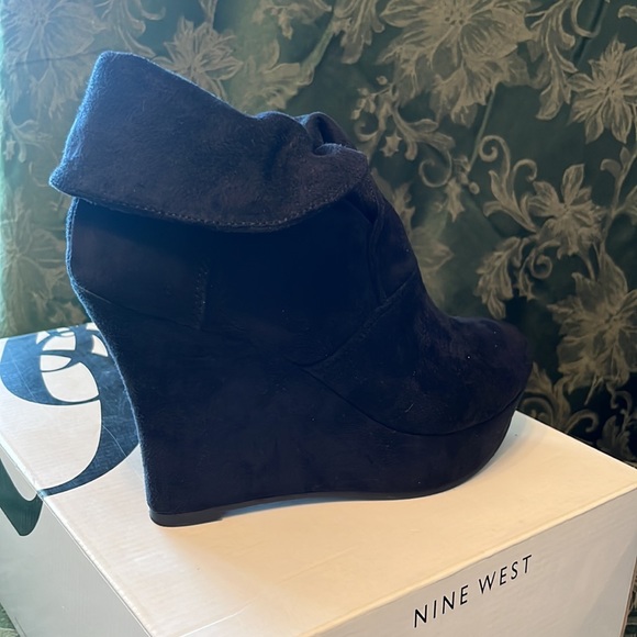 Cuffed suede ankle boots - Picture 4 of 12